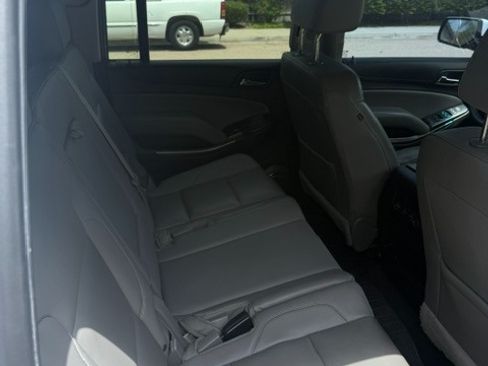 Used 2016 Chevrolet Suburban LT w/ Luxury Package RWD image 9