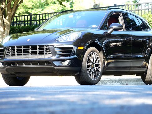 Used 2018 Porsche Macan Sport Edition image 4