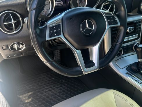 Used 2014 Mercedes-Benz SLK 250 image 6