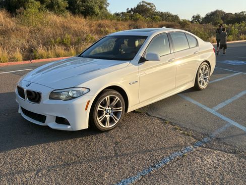 Used 2013 BMW 528i Sedan RWD image 1