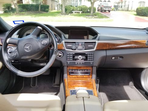 Used 2011 Mercedes-Benz E 350 E 350 Sedan 4D image 21