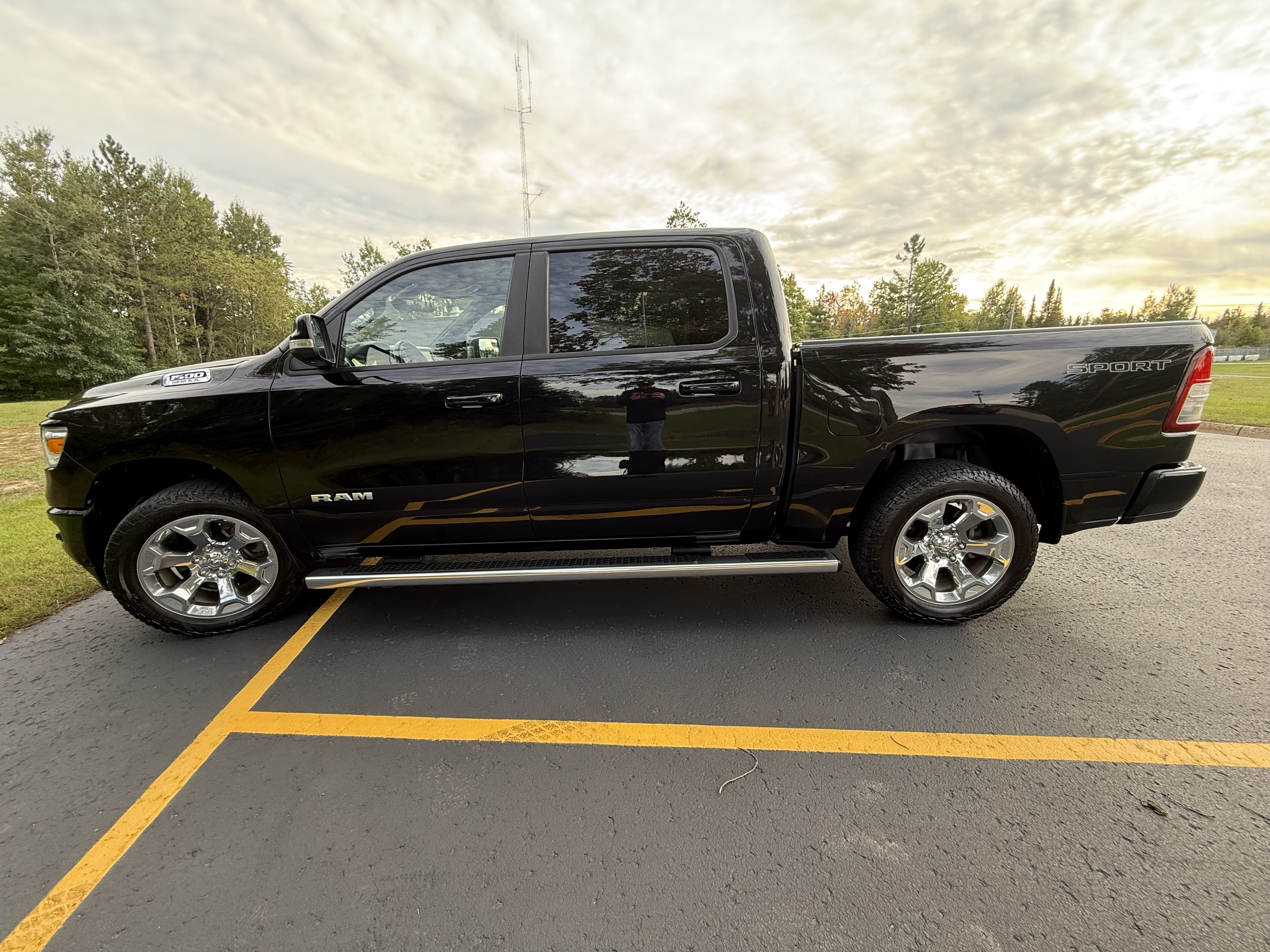 Used 2020 RAM 1500 Big Horn AWD/4WD image 2