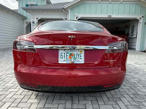 Used 2021 Tesla Model S Long Range Plus image 9