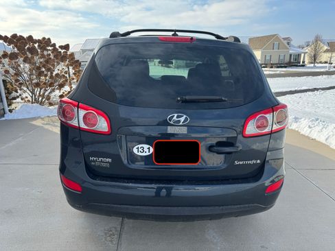 Used 2011 Hyundai Santa Fe GLS image 2