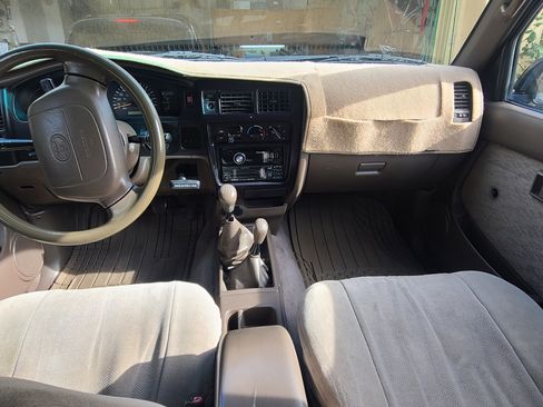 Used 1999 Toyota Tacoma 4x4 Xtracab V6 image 2