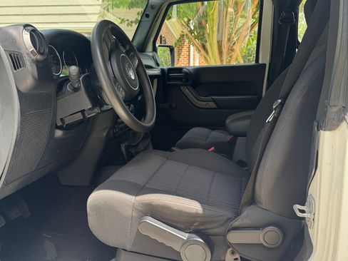 Used 2011 Jeep Wrangler Sport AWD/4WD image 12