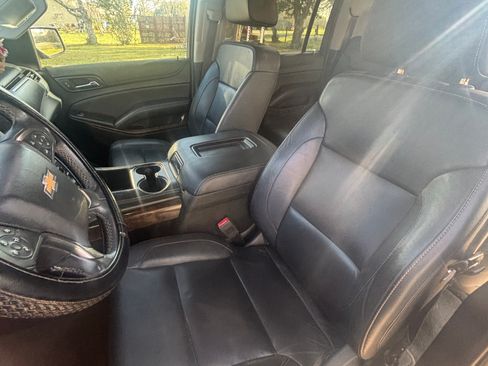 Used 2019 Chevrolet Suburban LT image 11