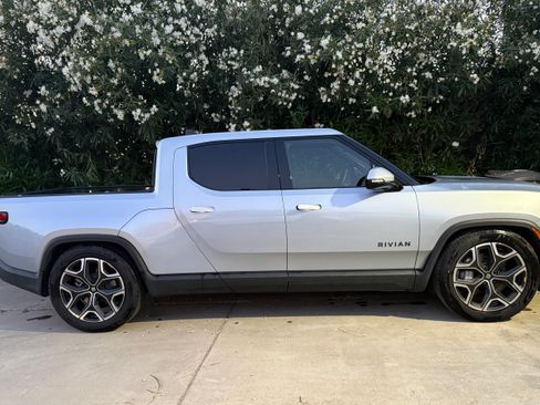 Used 2026 Rivian R1T Adventure AWD/4WD image 15