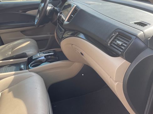 Used 2017 Honda Pilot Touring image 10