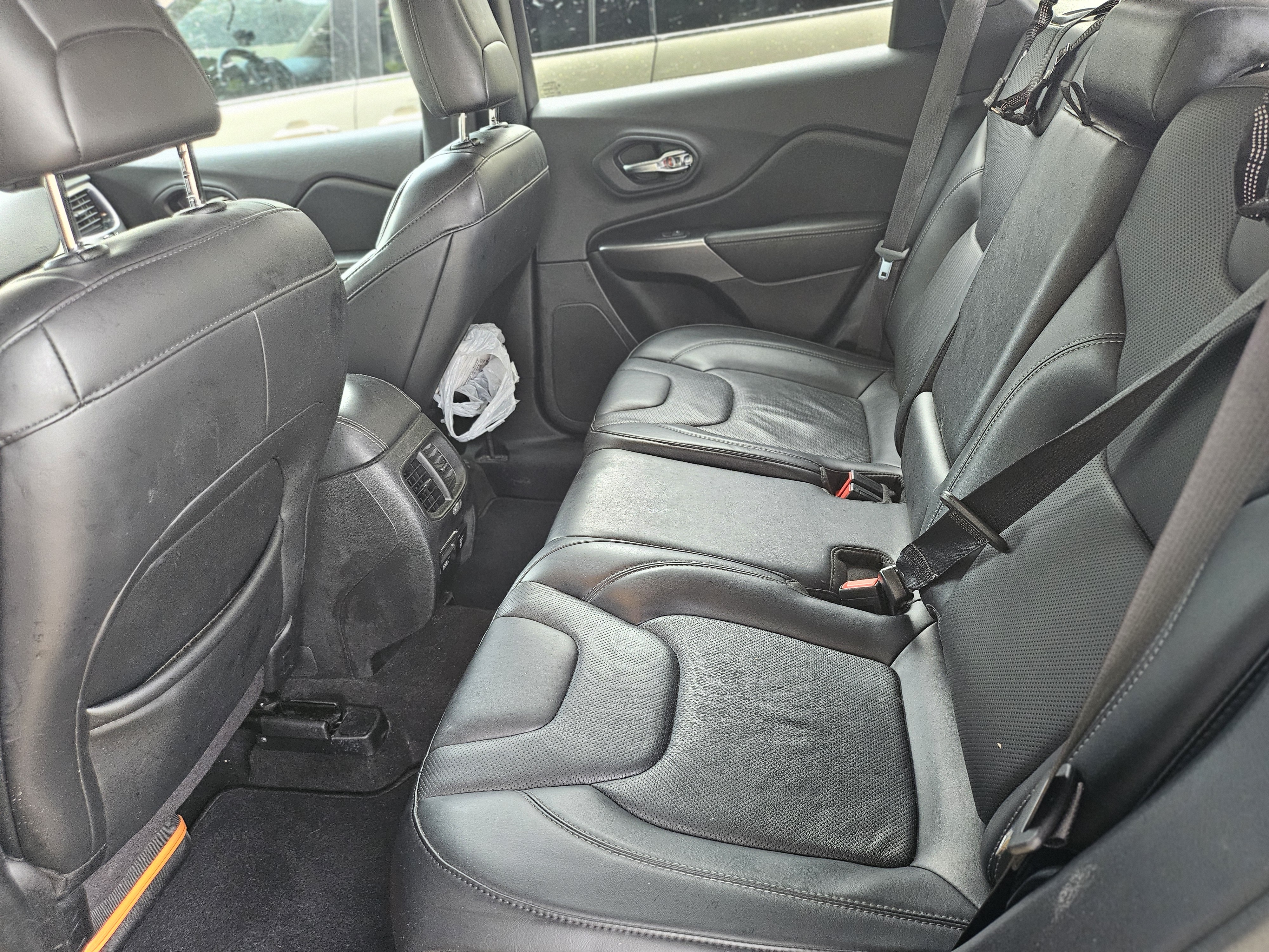 Used 2019 Jeep Cherokee Limited AWD/4WD image 9