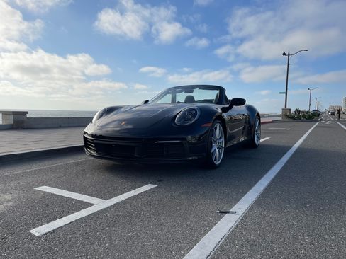 Used 2021 Porsche 911 Carrera image 2
