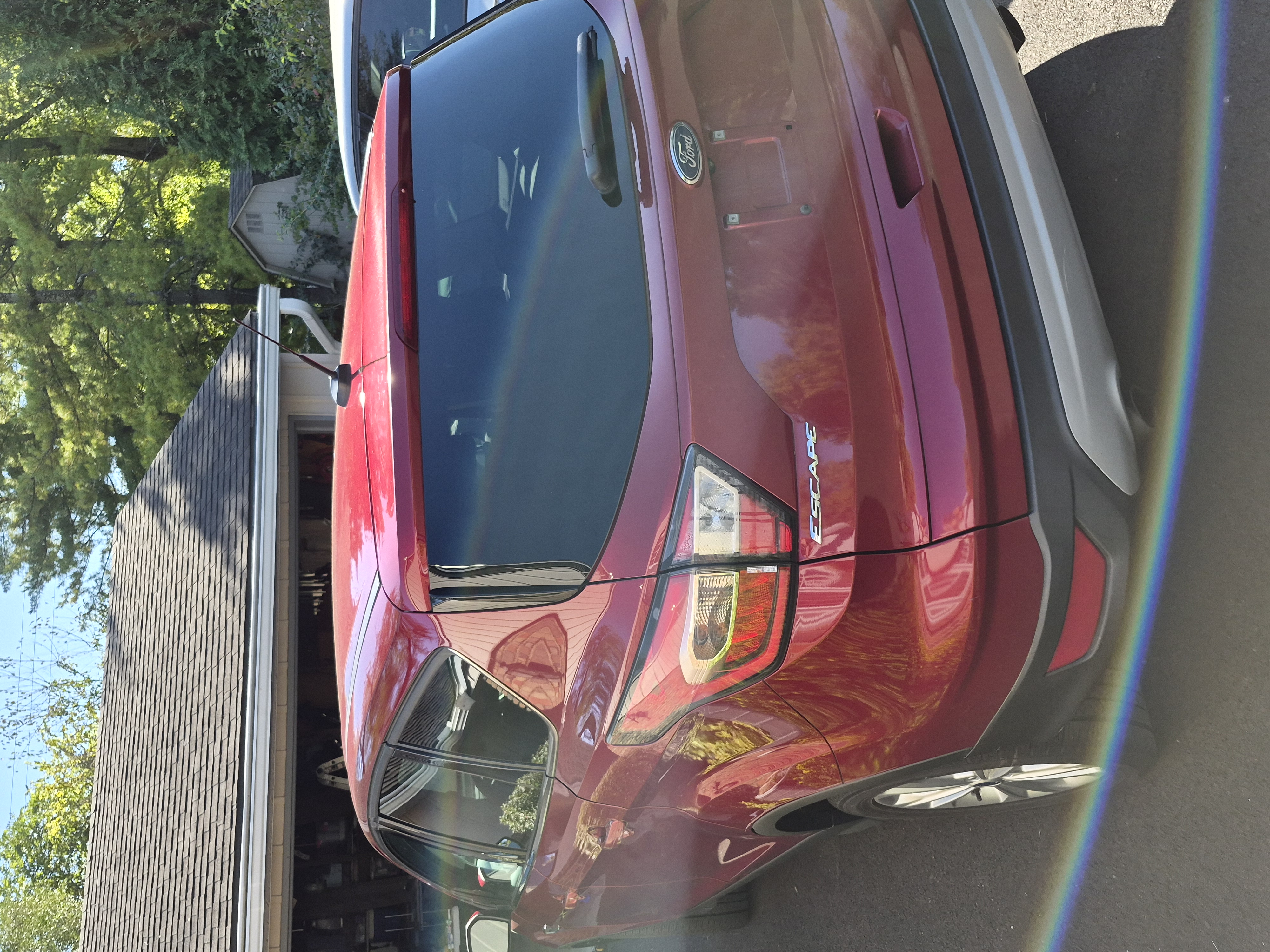 Used 2017 Ford Escape SE FWD image 2