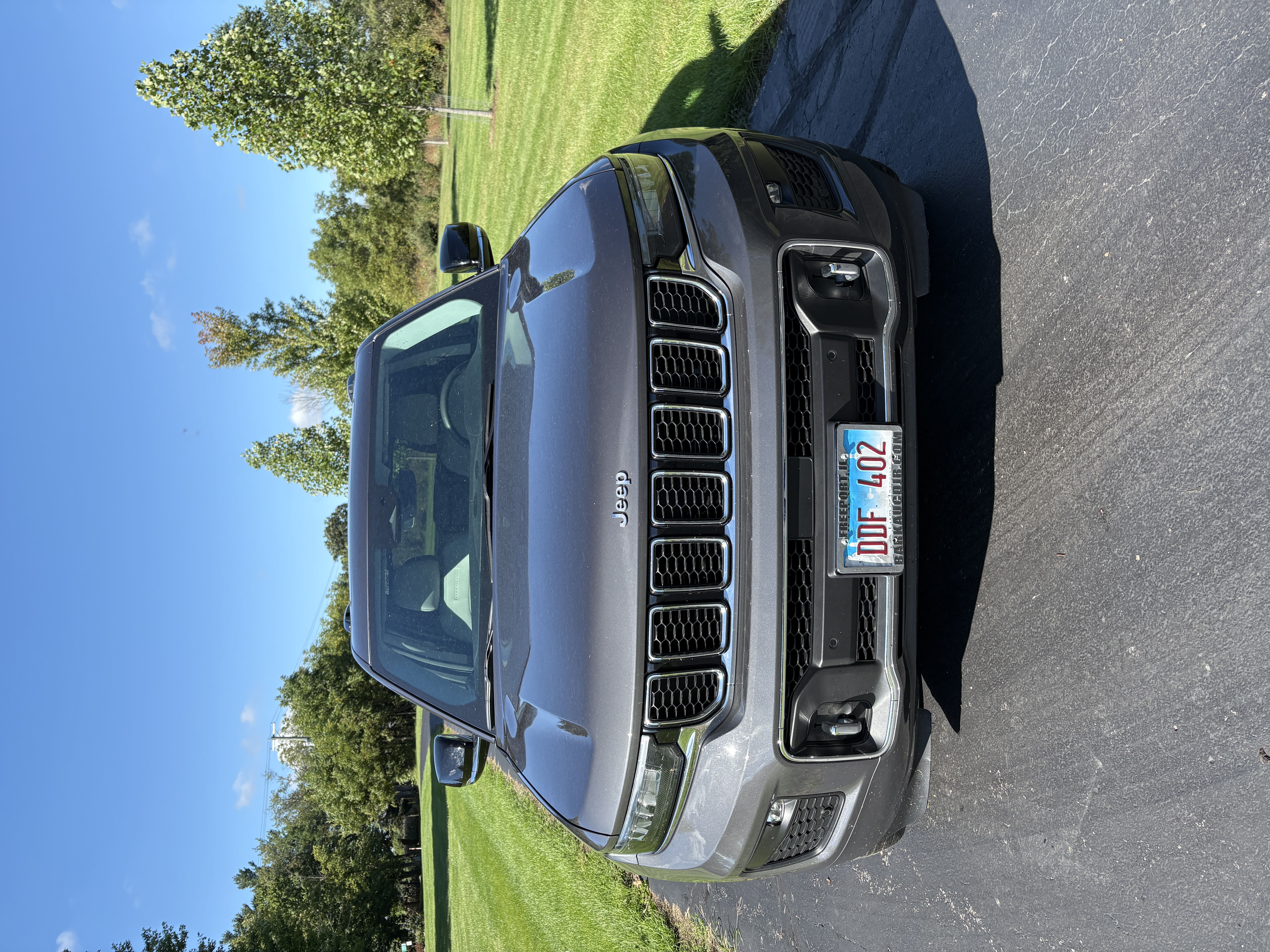 Used 2023 Jeep Grand Cherokee Overland AWD/4WD image 4