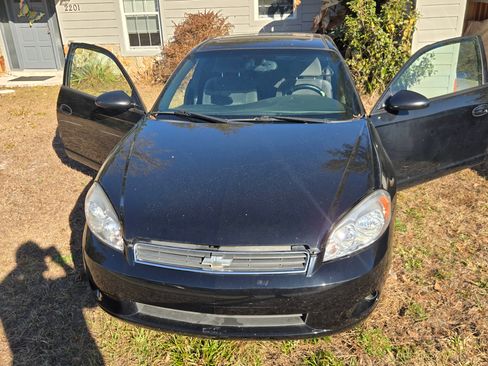 Used 2007 Chevrolet Monte Carlo LT image 2
