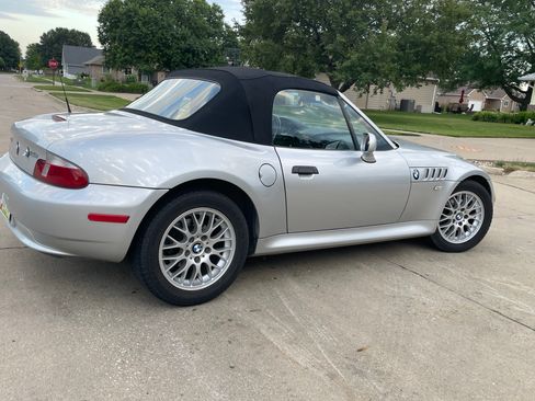 Used 2002 BMW Z3 2.5i RWD image 2