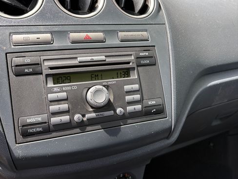 Used 2011 Ford Transit Connect XLT image 5