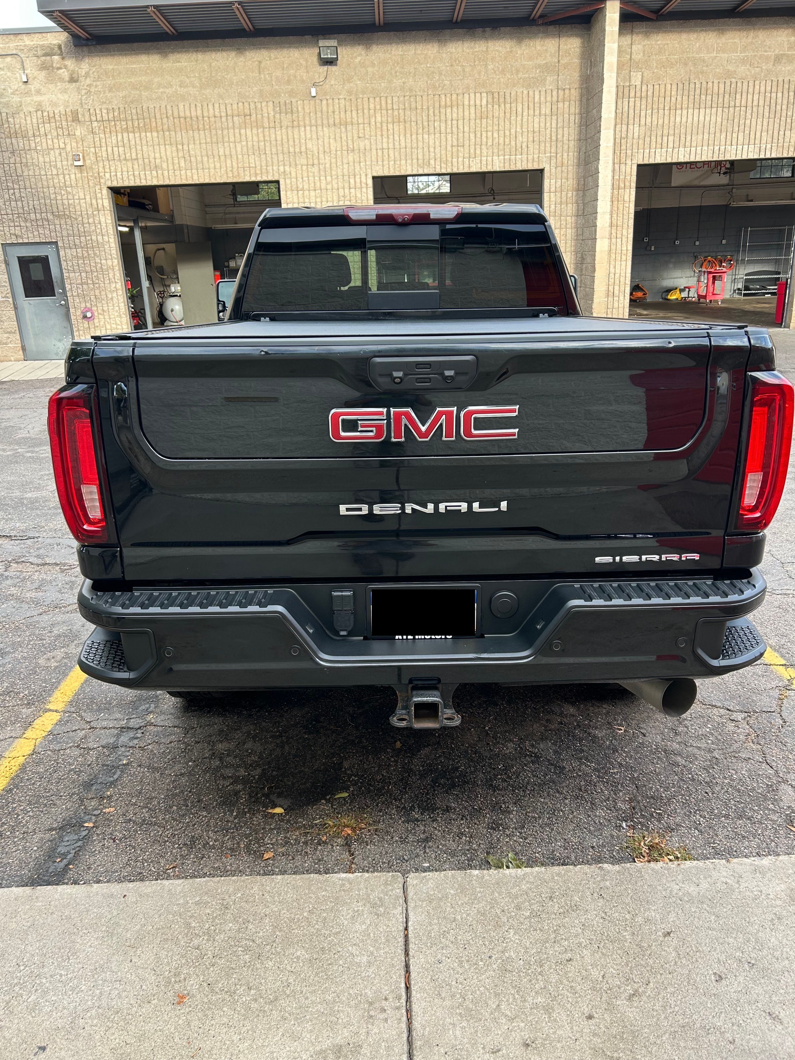 Used 2022 GMC Sierra 2500 Denali w/ Technology Package AWD/4WD image 9