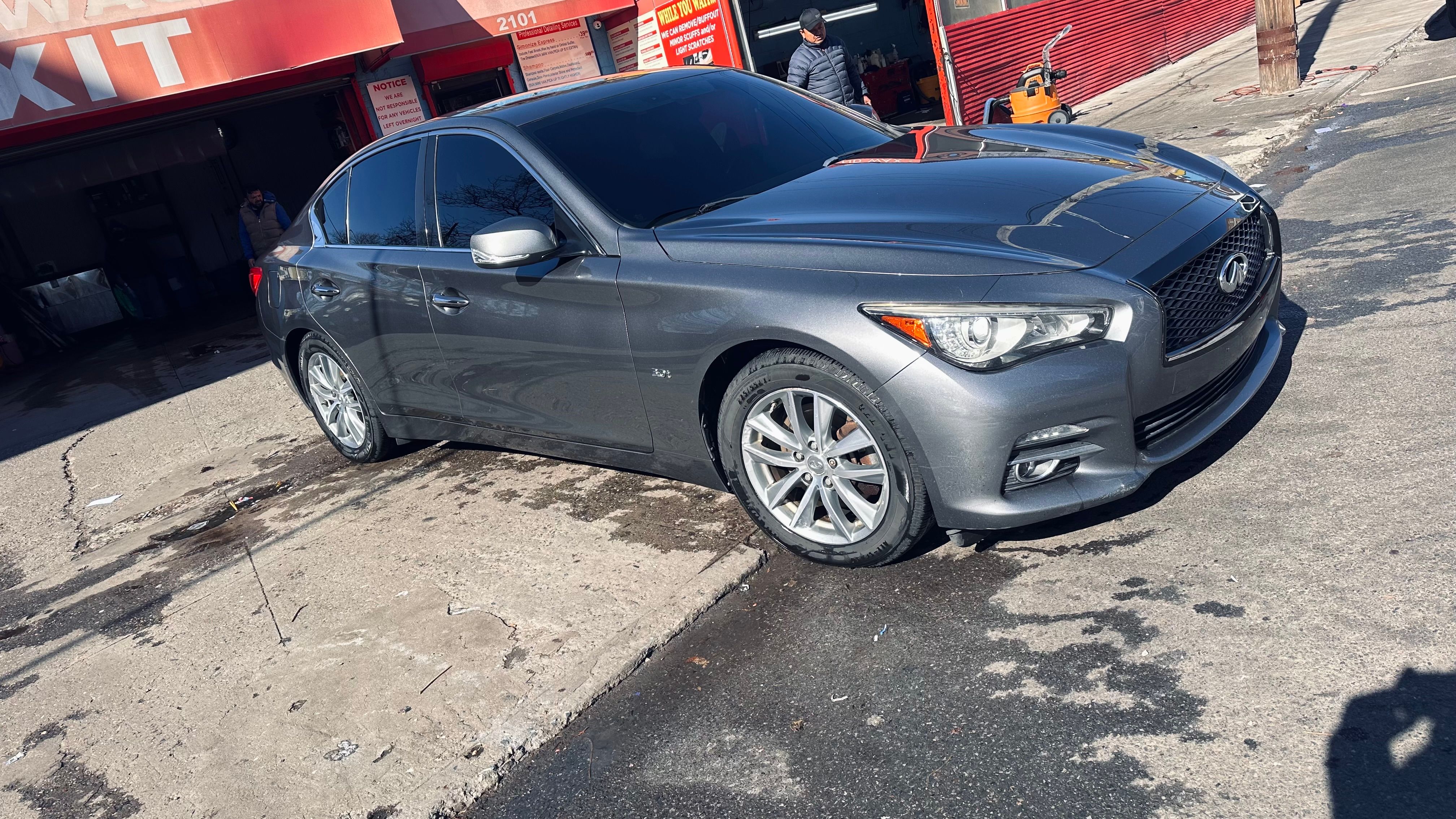 Used 2017 INFINITI Q50 3.0t Premium RWD image 8