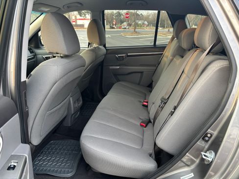Used 2010 Hyundai Santa Fe GLS image 5