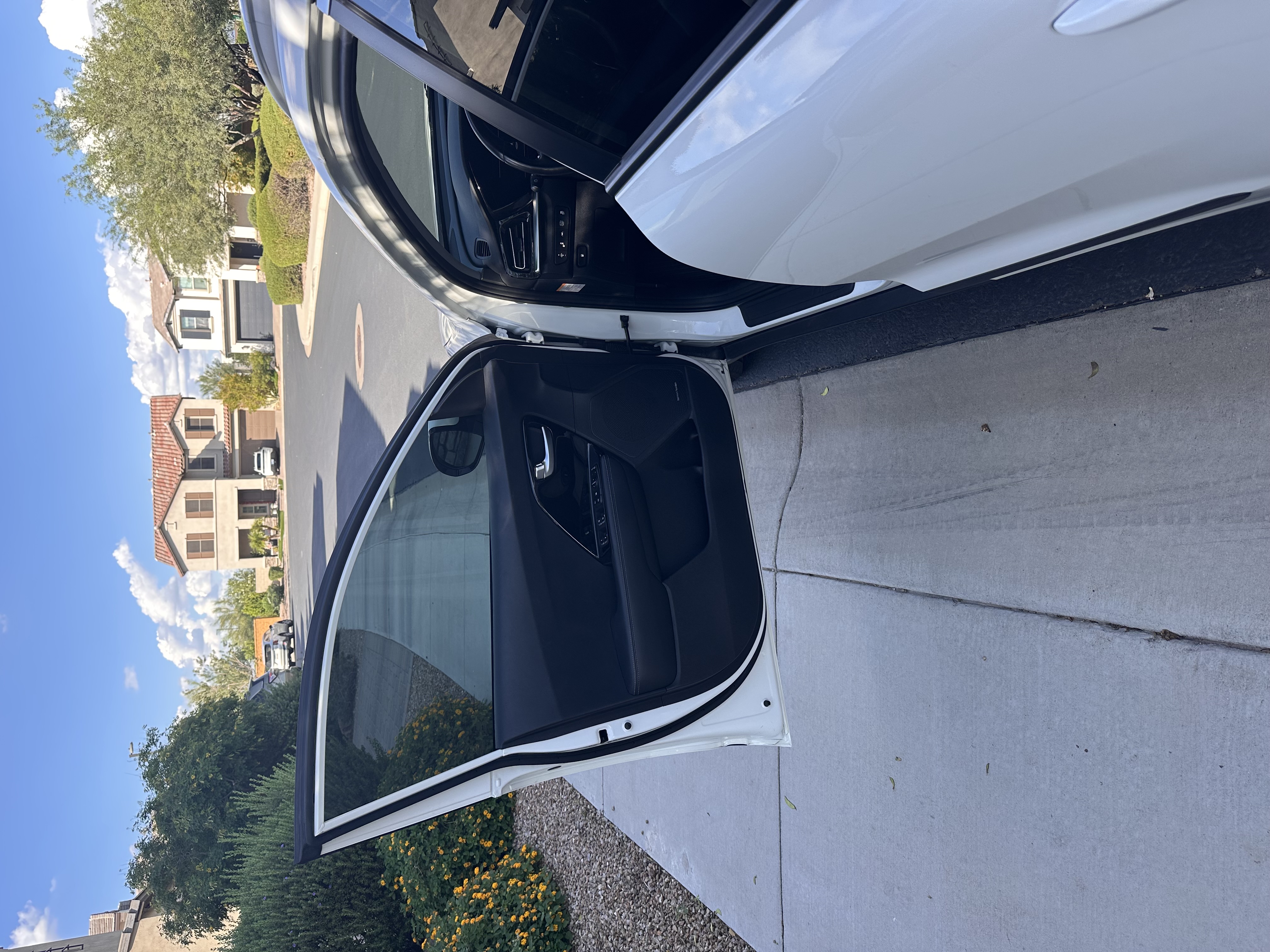 Used 2020 Kia Niro EX Premium FWD image 11