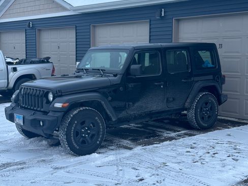 Used 2023 Jeep Wrangler Unlimited Sport image 6