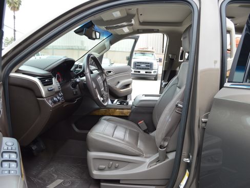 Used 2016 GMC Yukon XL Denali w/ Open Road Package AWD/4WD image 16