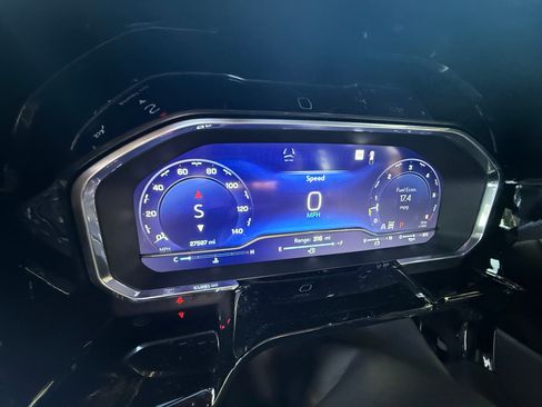 Used 2023 Chevrolet Silverado 1500 LTZ w/ Technology Package image 8