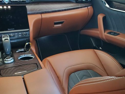 Used 2022 Maserati Quattroporte GT image 5
