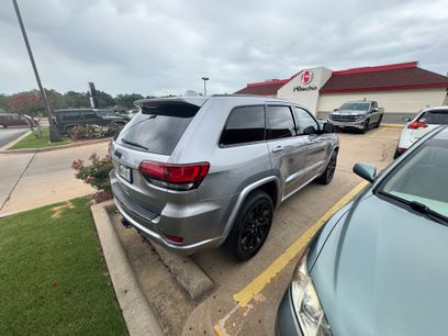 Used 2017 Jeep Grand Cherokee Altitude