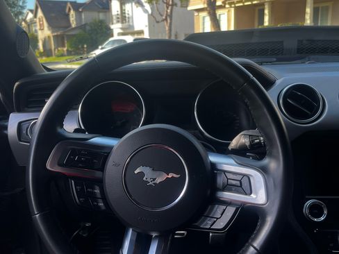 Used 2022 Ford Mustang GT Premium image 11