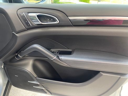 Used 2018 Porsche Cayenne Platinum Edition AWD/4WD image 11