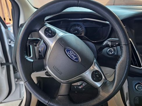 Used 2016 Ford Focus Electric Hatchback image 4