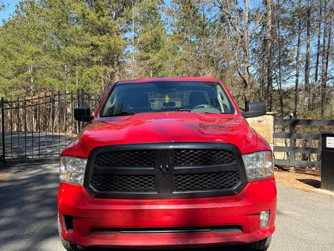 Used 2015 RAM 1500 Express image 2