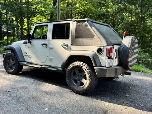 Used 2009 Jeep Wrangler Unlimited X AWD/4WD image 5