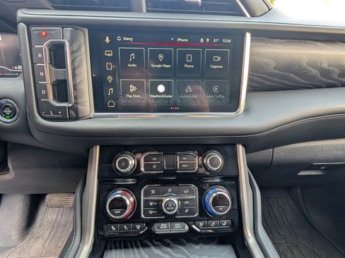 Used 2023 GMC Yukon Denali w/ Advanced Technology Package image 16