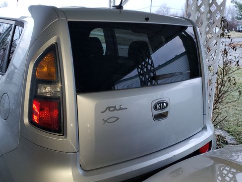 Used 2011 Kia Soul + image 5