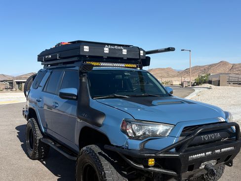 Used 2018 Toyota 4Runner TRD Pro AWD/4WD image 9