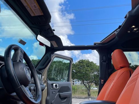 Used 2020 Jeep Gladiator Sport w/ Quick Order Package 24S image 17