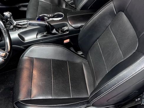 Used 2015 Ford Mustang Premium image 10