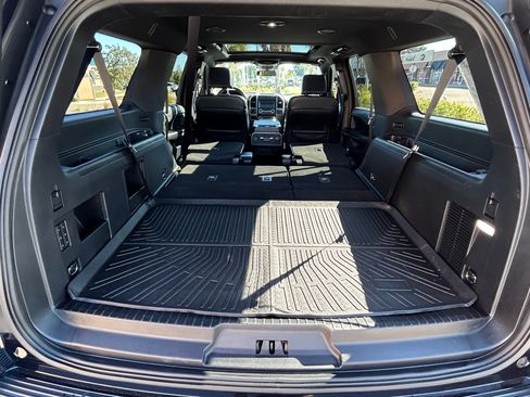 Used 2021 Ford Expedition Max XLT RWD image 12