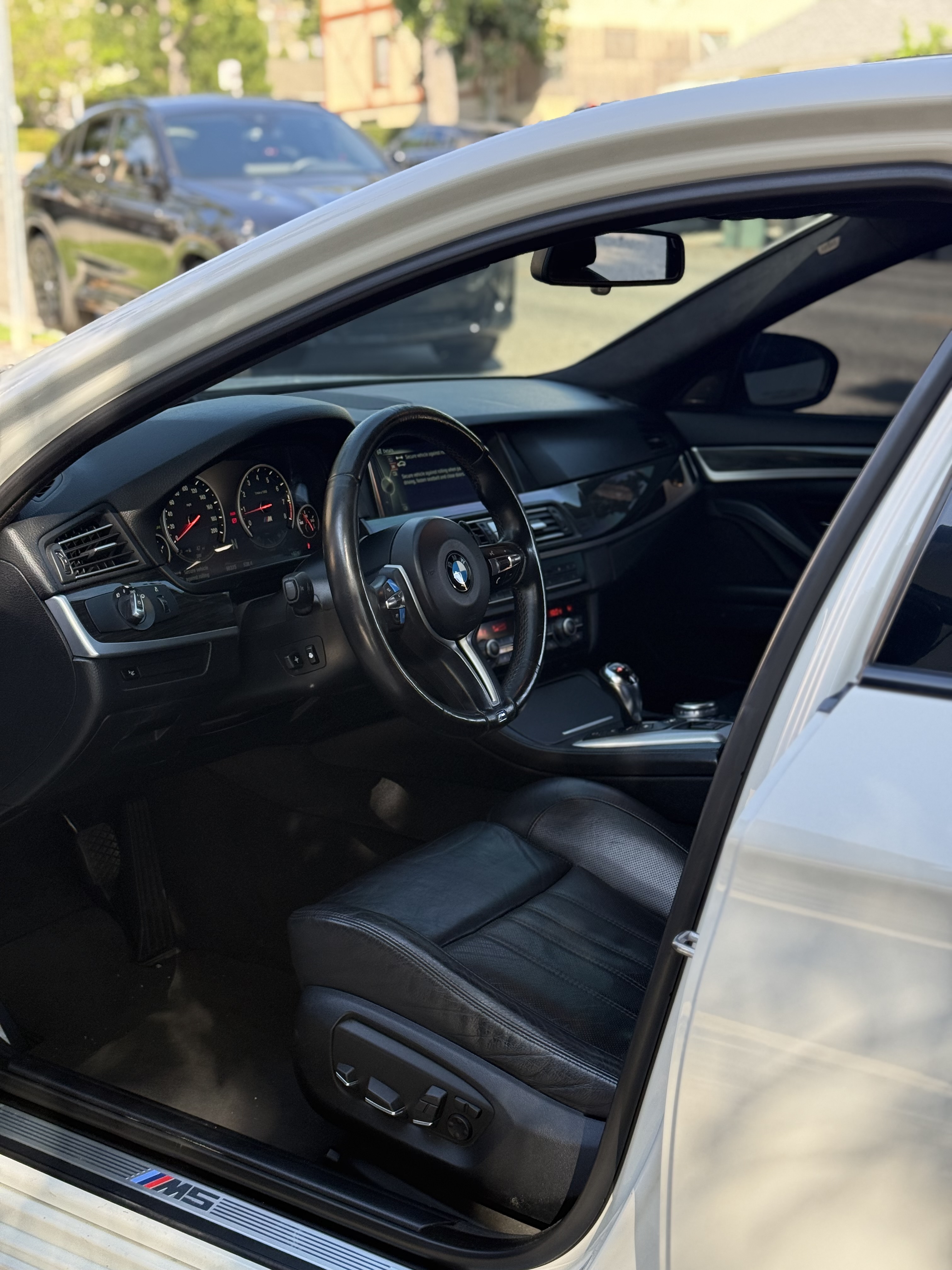 Used 2014 BMW M5 RWD image 12