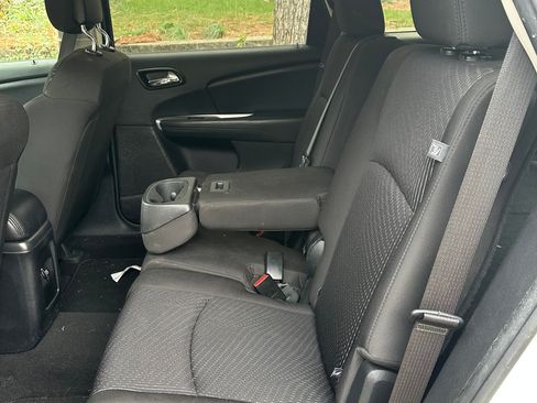 Used 2017 Dodge Journey SE w/ Flexible Seating Group FWD image 6