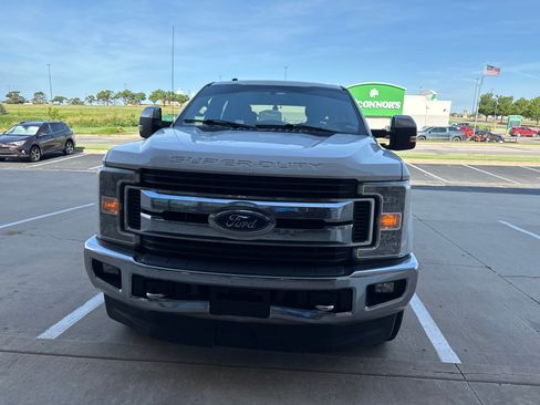 Used 2017 Ford F250 XLT w/ XLT Premium Package image 8