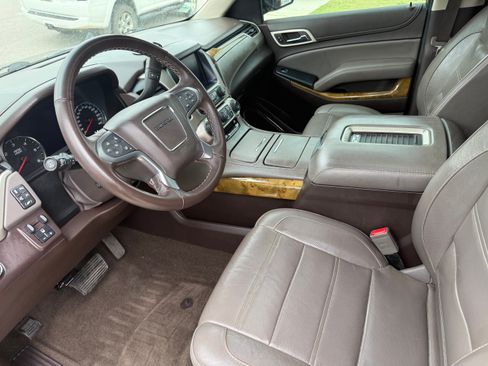 Used 2017 GMC Yukon XL Denali w/ Open Road Package RWD image 9