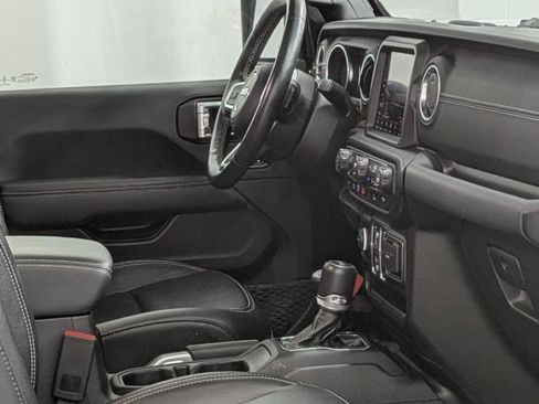 Used 2022 Jeep Wrangler Unlimited Sahara w/ Cold Weather Group image 14