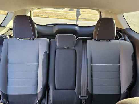 Used 2015 Ford Escape SE image 14