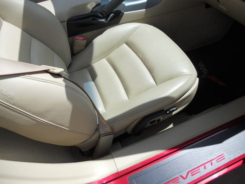 Used 2006 Chevrolet Corvette Convertible w/ Preferred Equipment Group image 11