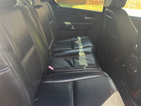 Used 2007 Cadillac Escalade EXT w/ Information Package image 20