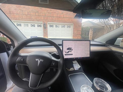 Used 2023 Tesla Model Y Long Range image 6