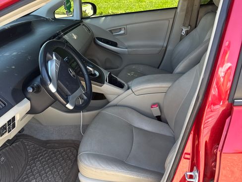 Used 2010 Toyota Prius Three image 4